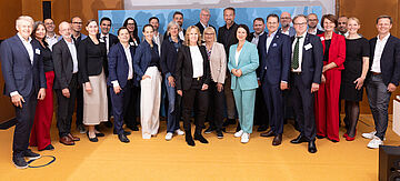 Gruppenfoto mit Bundesumweltministerin Steffi Lemke